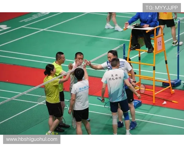 重庆羽毛球队耐力训练革新引发热议助力竞技水平提升 重庆羽毛球队耐力训练革新引发热议助力竞技水平提升