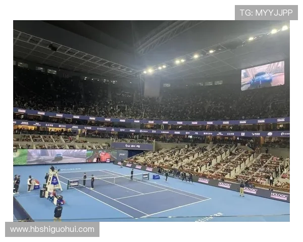 商业智慧与球场荣耀并存的足球明星传奇之路